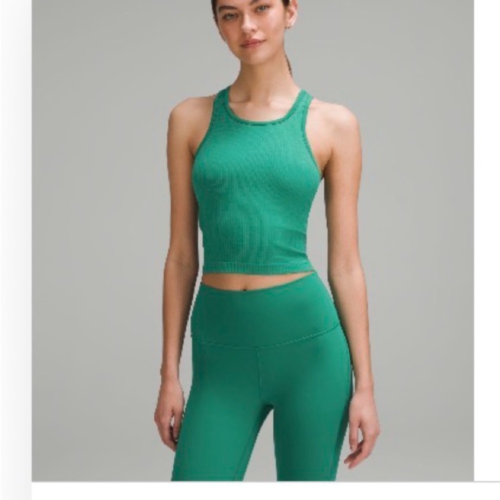Ebb to Street Cropped Racerback Tank
Top Light Support, B/C Cup